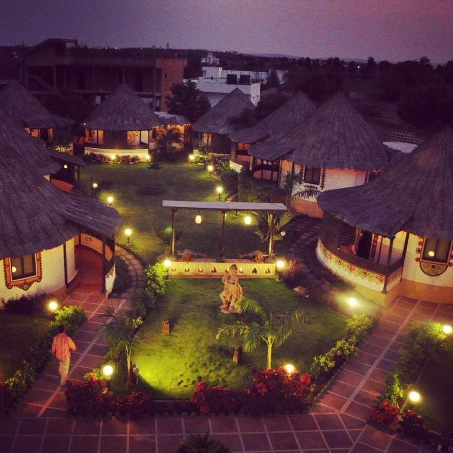 Ryan Resort Bhuj Esterno foto